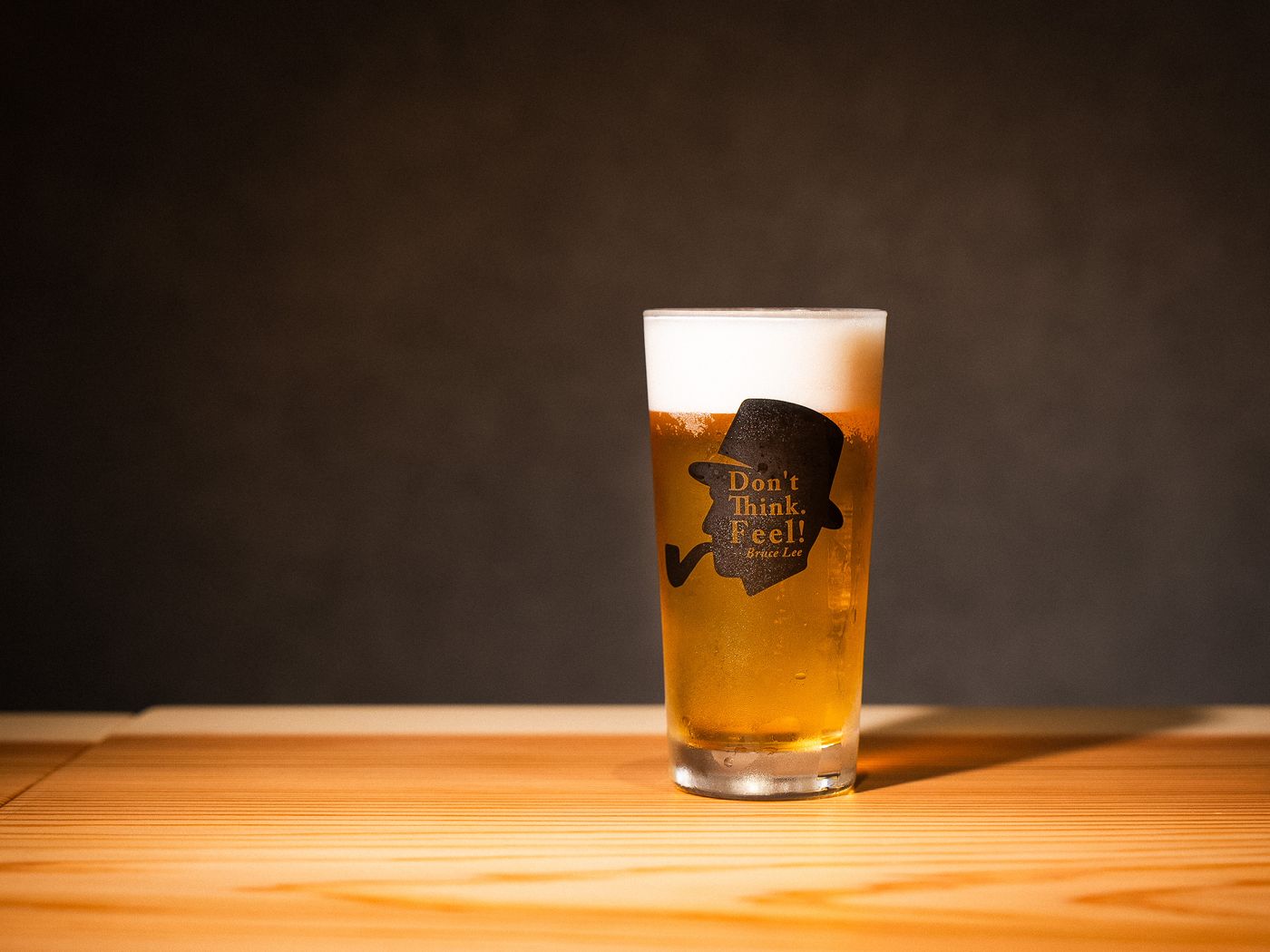 グラスに注がれる生ビール